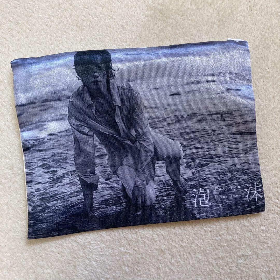 Amazon.co.jp: DIR EN GREY Toshiya 泡沫 写真集特典セット : おもちゃ